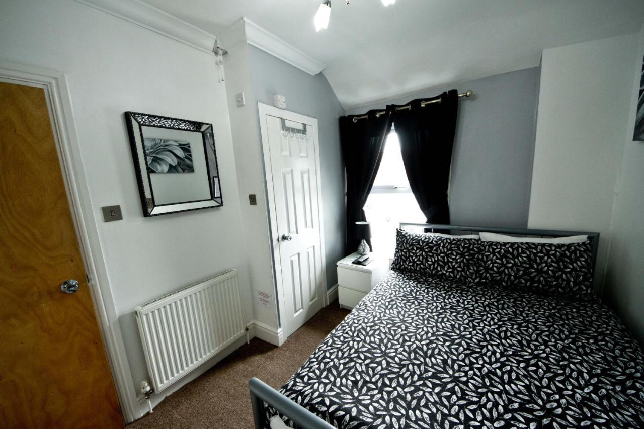 Small Double Room Ensuite
