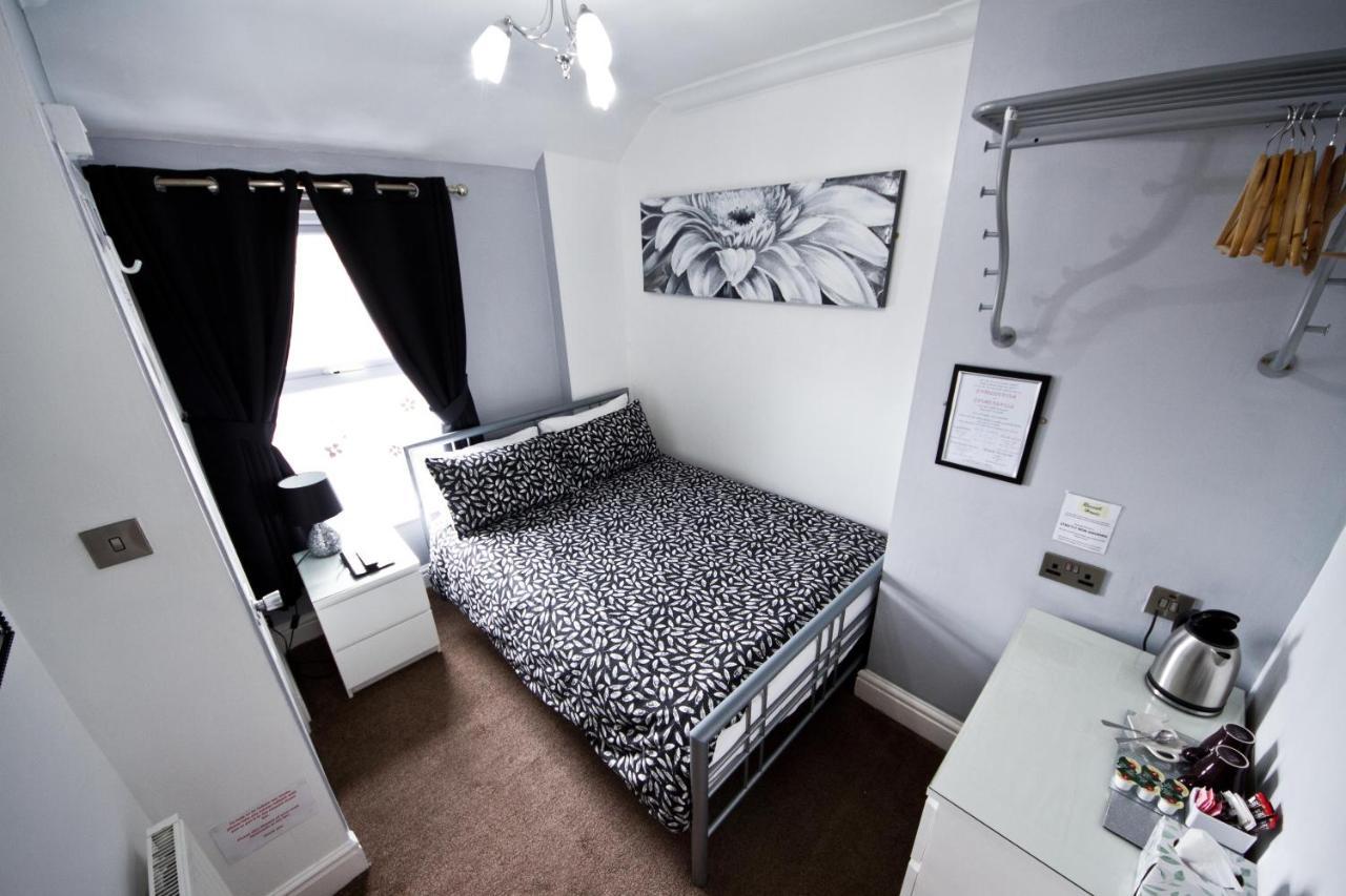 Small Double Room Ensuite