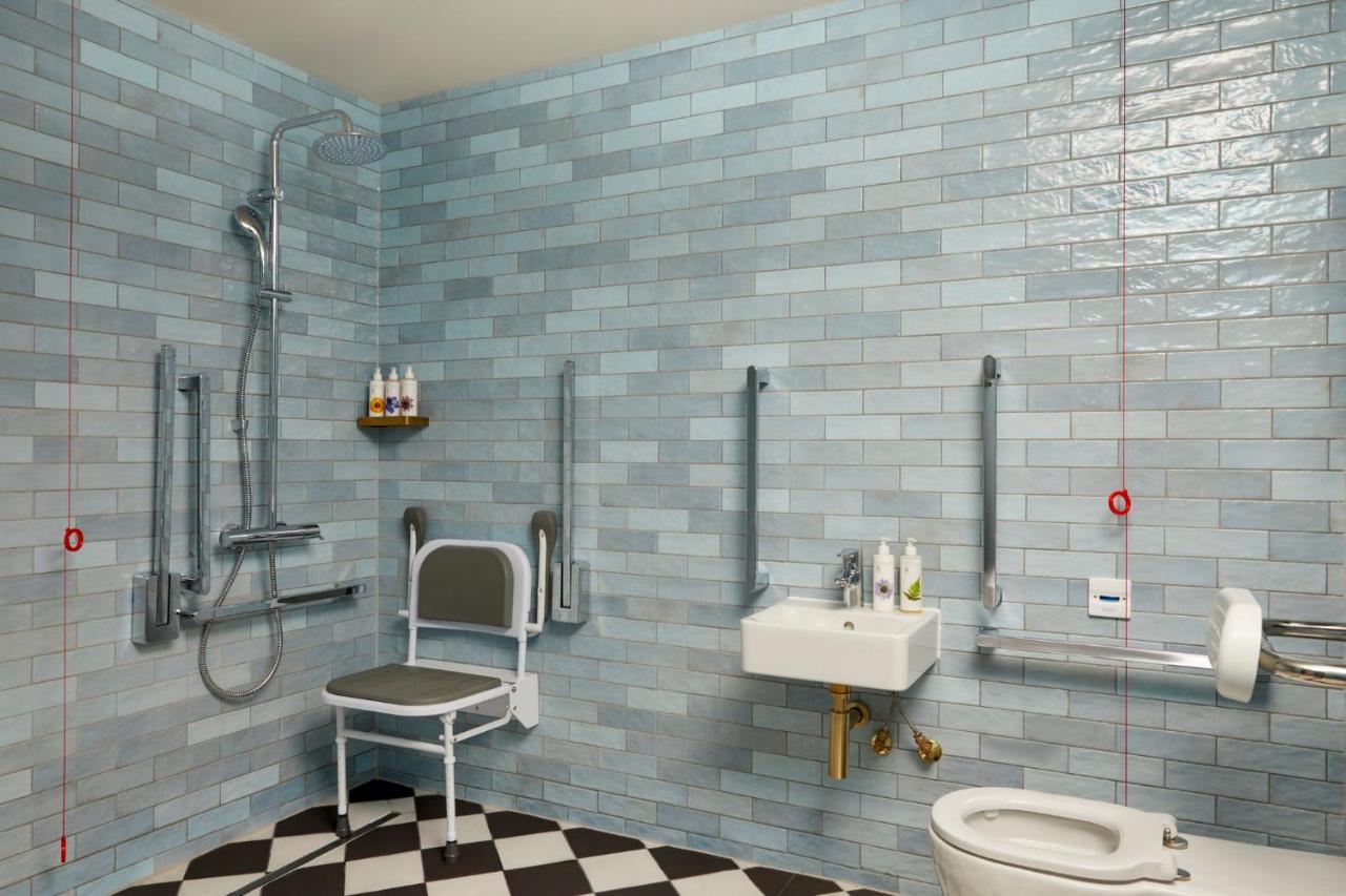 Standard King Room - Accessible