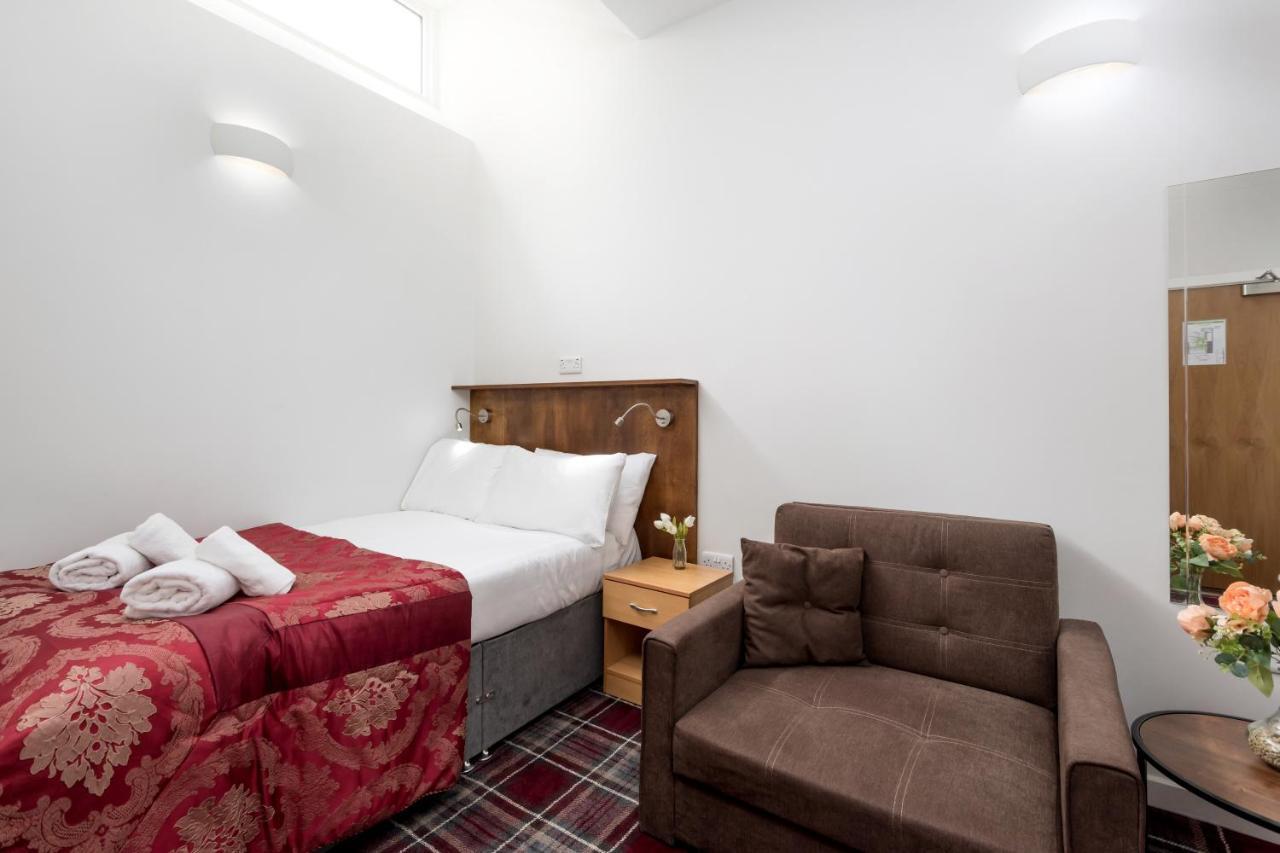 Triple Room,1336690205:JPEG