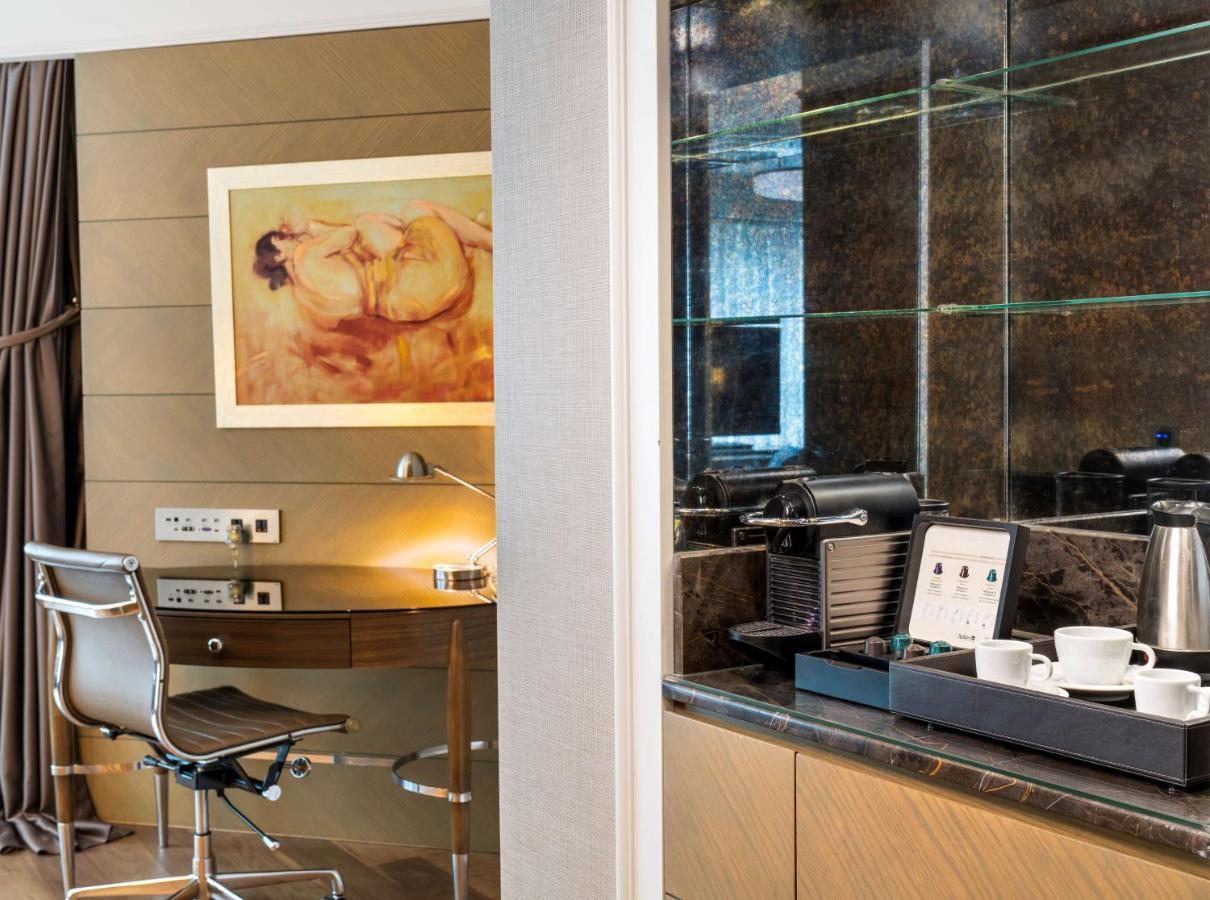 Panoramic Suite City View Lounge Access