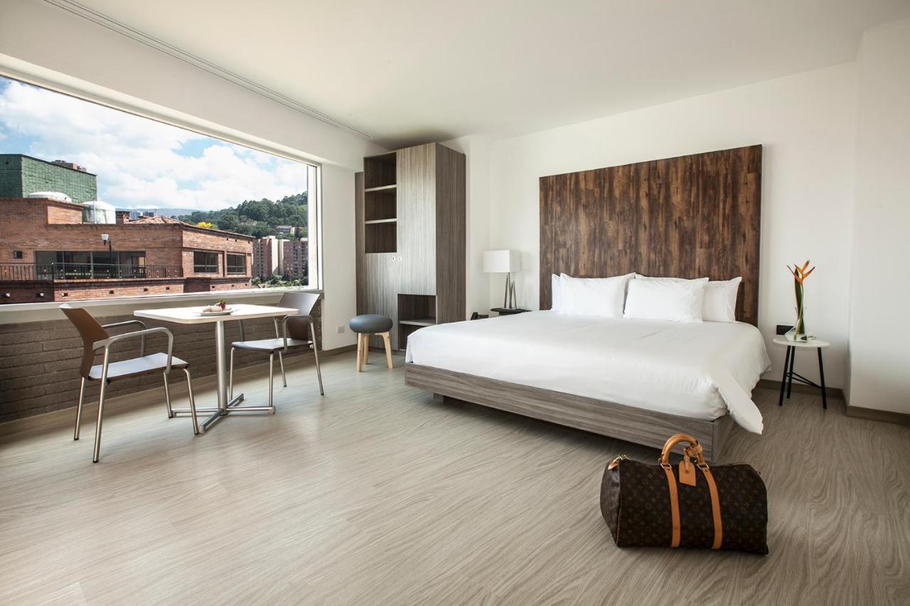 1 King Bed Deluxe