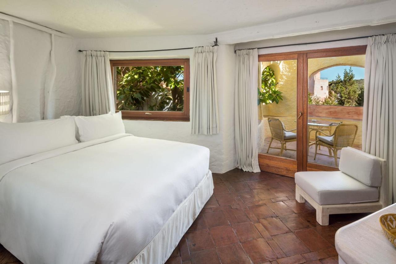 Heritage Room, double bed, Inner View, terrace, original wing