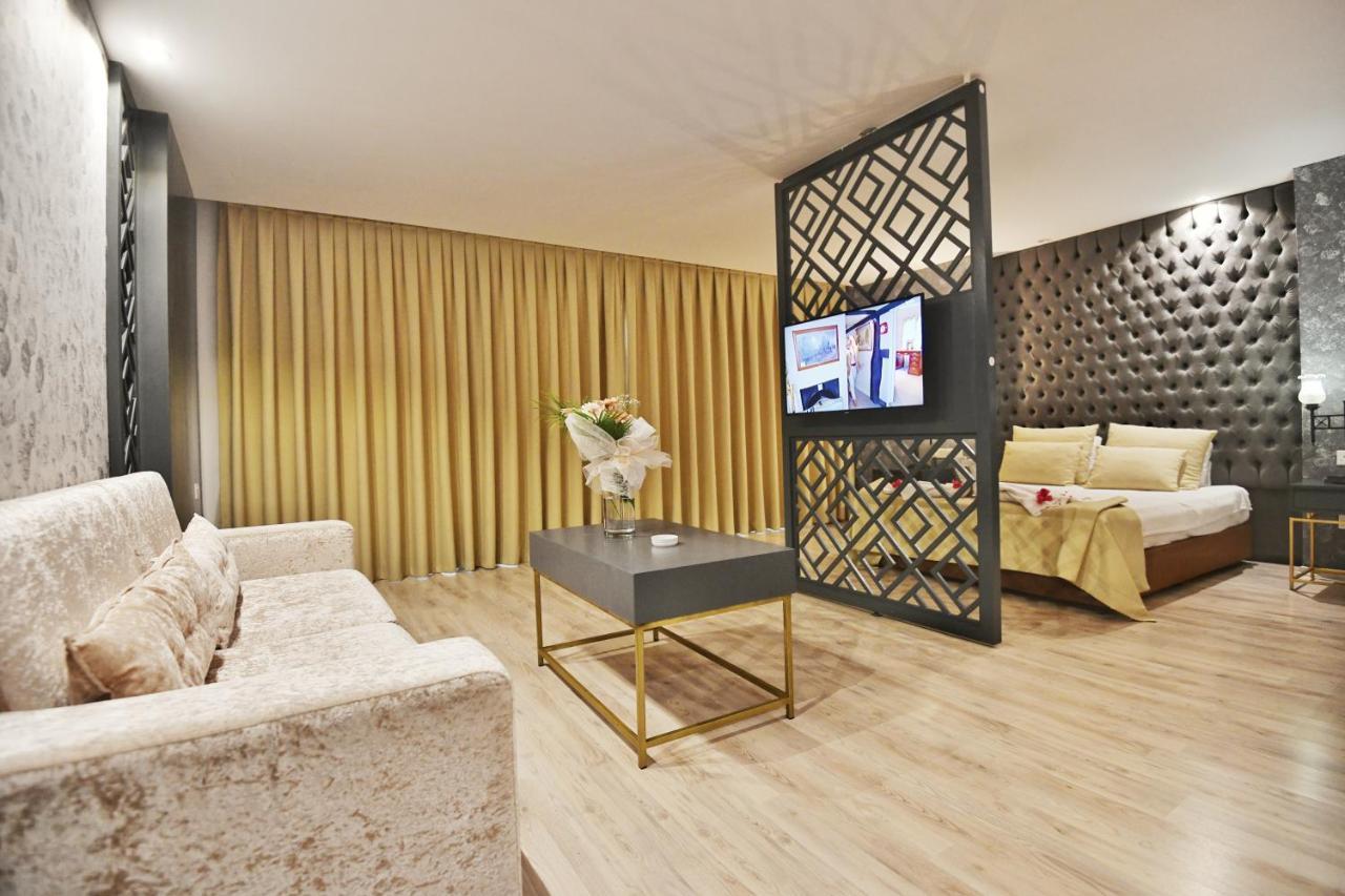 Suite mit Kingsize-Bett mit Whirlpool