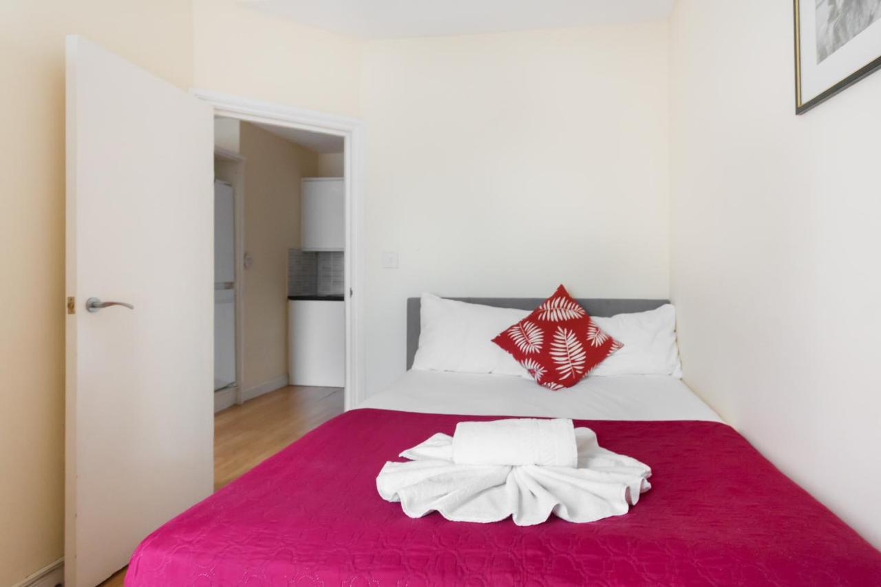 One-Bedroom Deluxe Apartment
