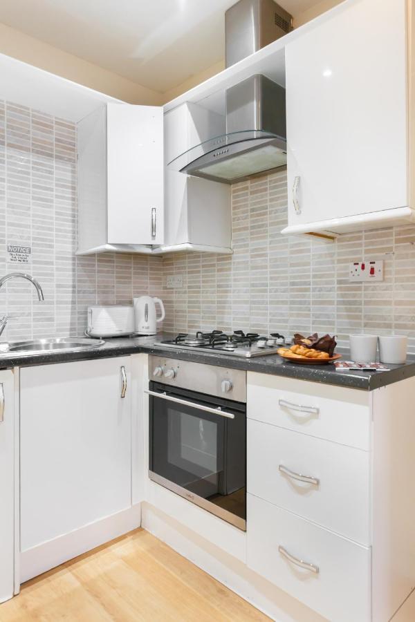 One-Bedroom Deluxe Apartment