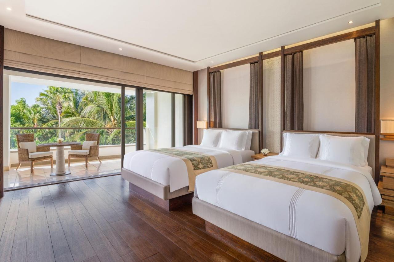 Ritz-Carlton Suite Daily Resort Activity