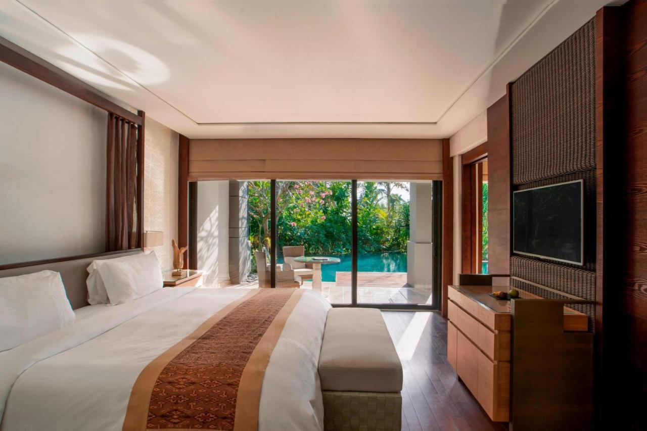 Ritz-Carlton Pool Access Suite Daily Resort Activity