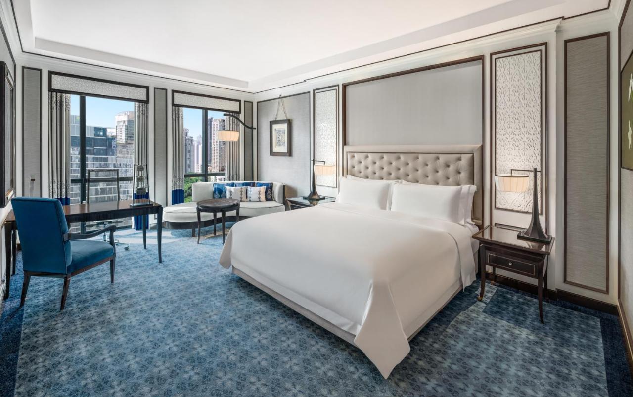 Royal Room, 1 King, City view
