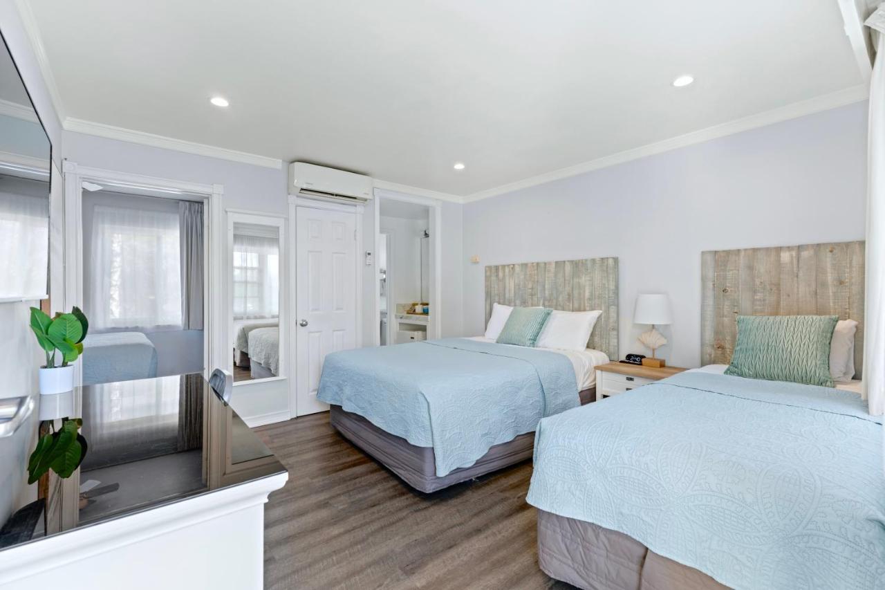 Queen Bedroom Suite 3 Beds