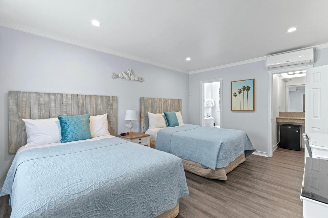 Standard Room 2 Double Beds