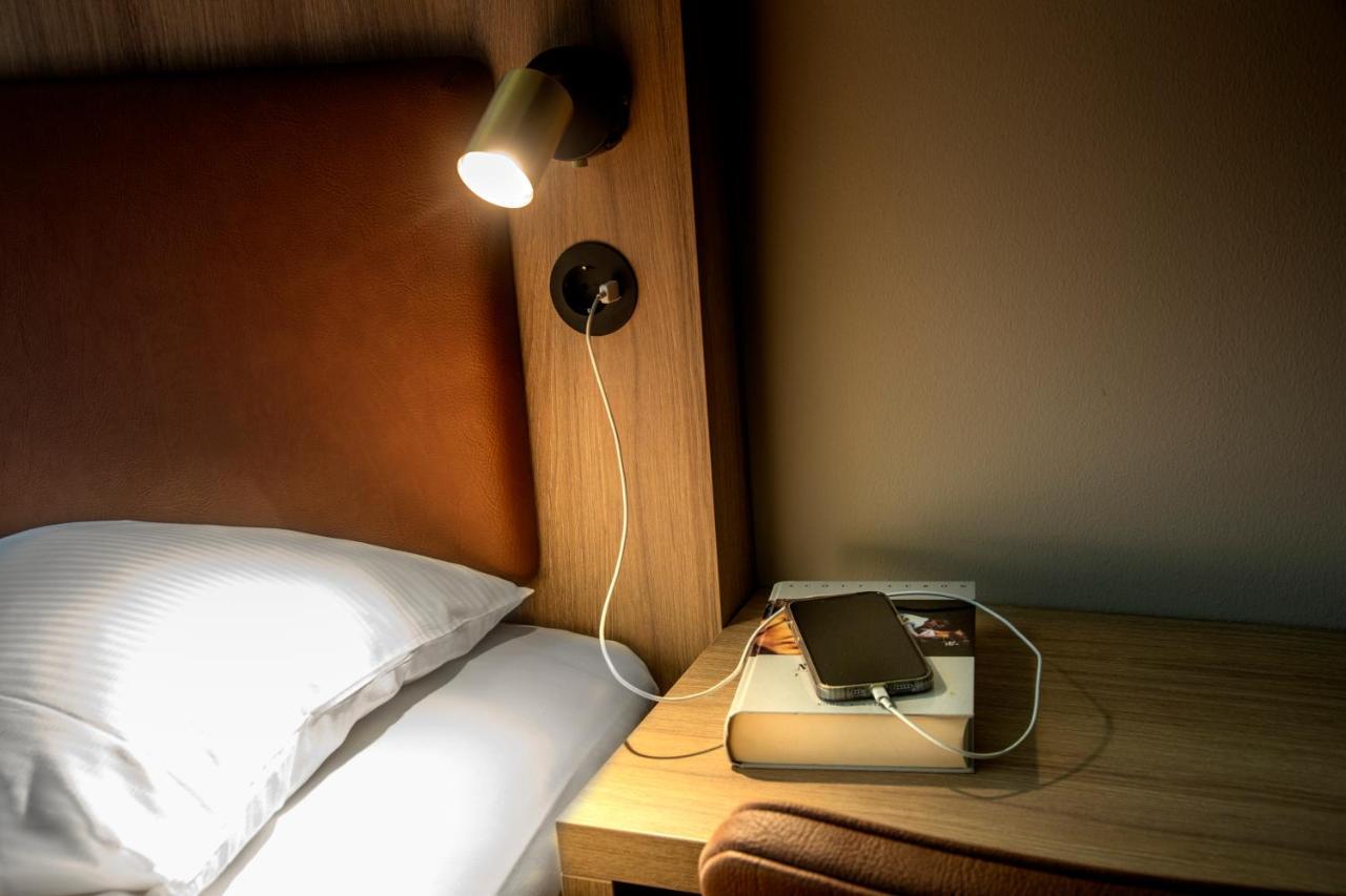 Compact Double Room (140cm bed)