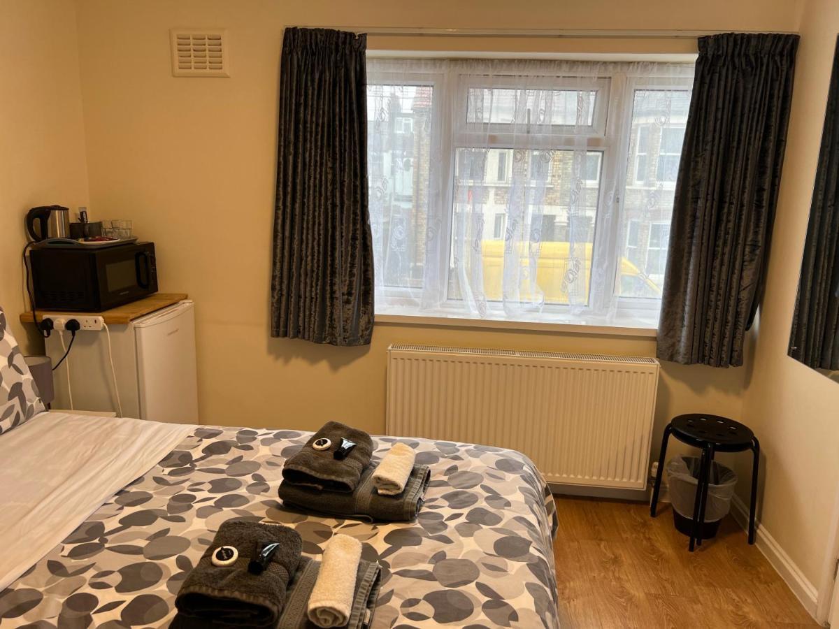 Double Room Private Bathroom