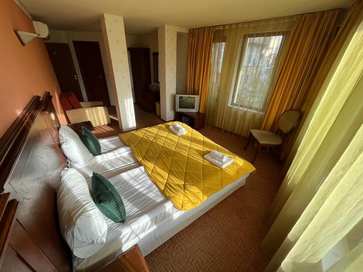 Double or Twin Room Mountain View