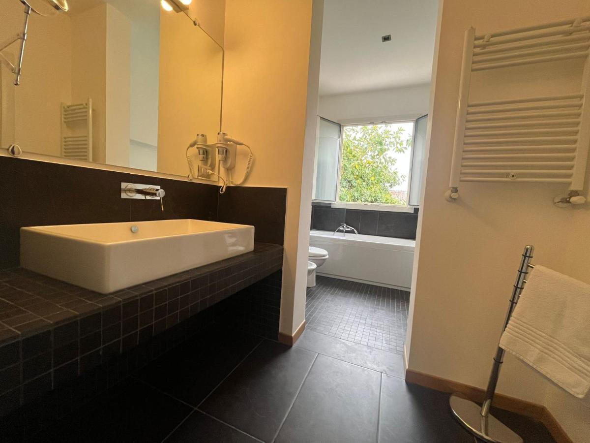 Family Suite Spa Bath