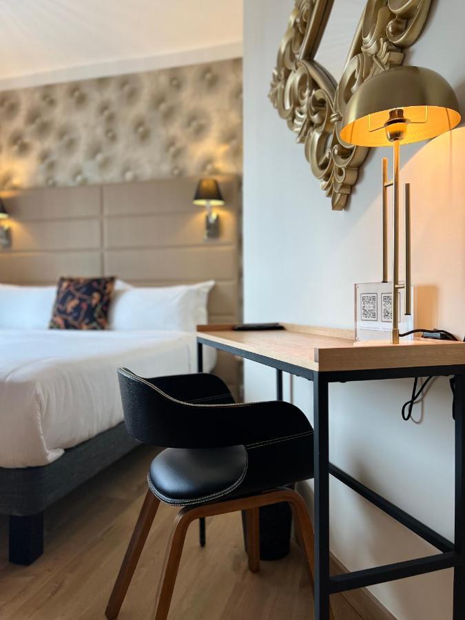 Executive Room,1362279143:JPEG
