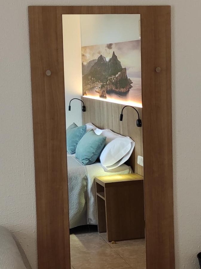 Familiar Double Room Private Bathroom