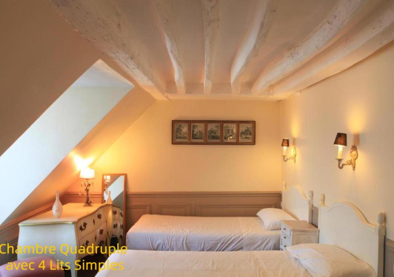Quadruple Room four single beds