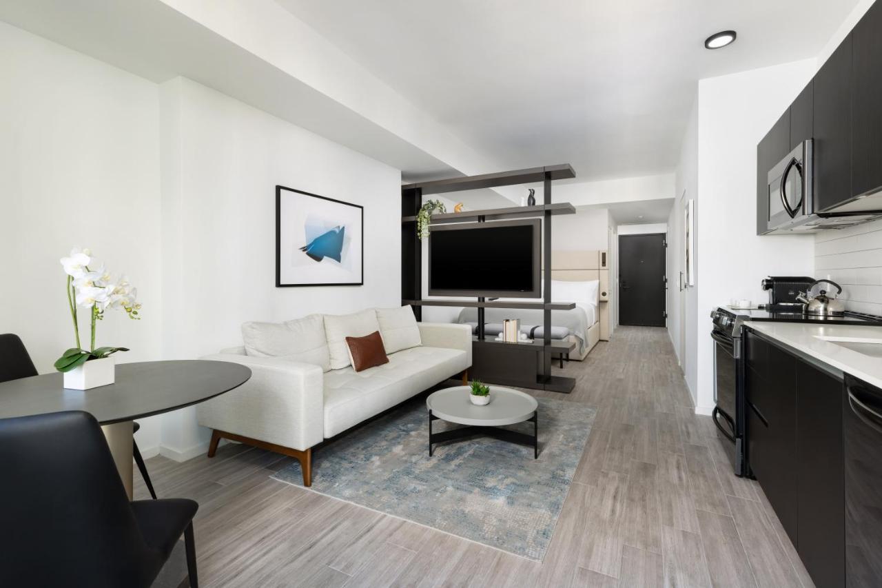 Suite Studio Lit King-Size Accessible aux Personnes à Mobilité Réduite - Vue sur Baie