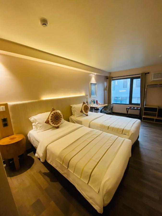 Deluxe King Bed