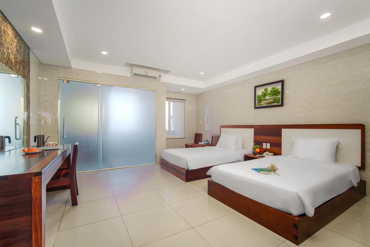 Deluxe Twin Room Street View