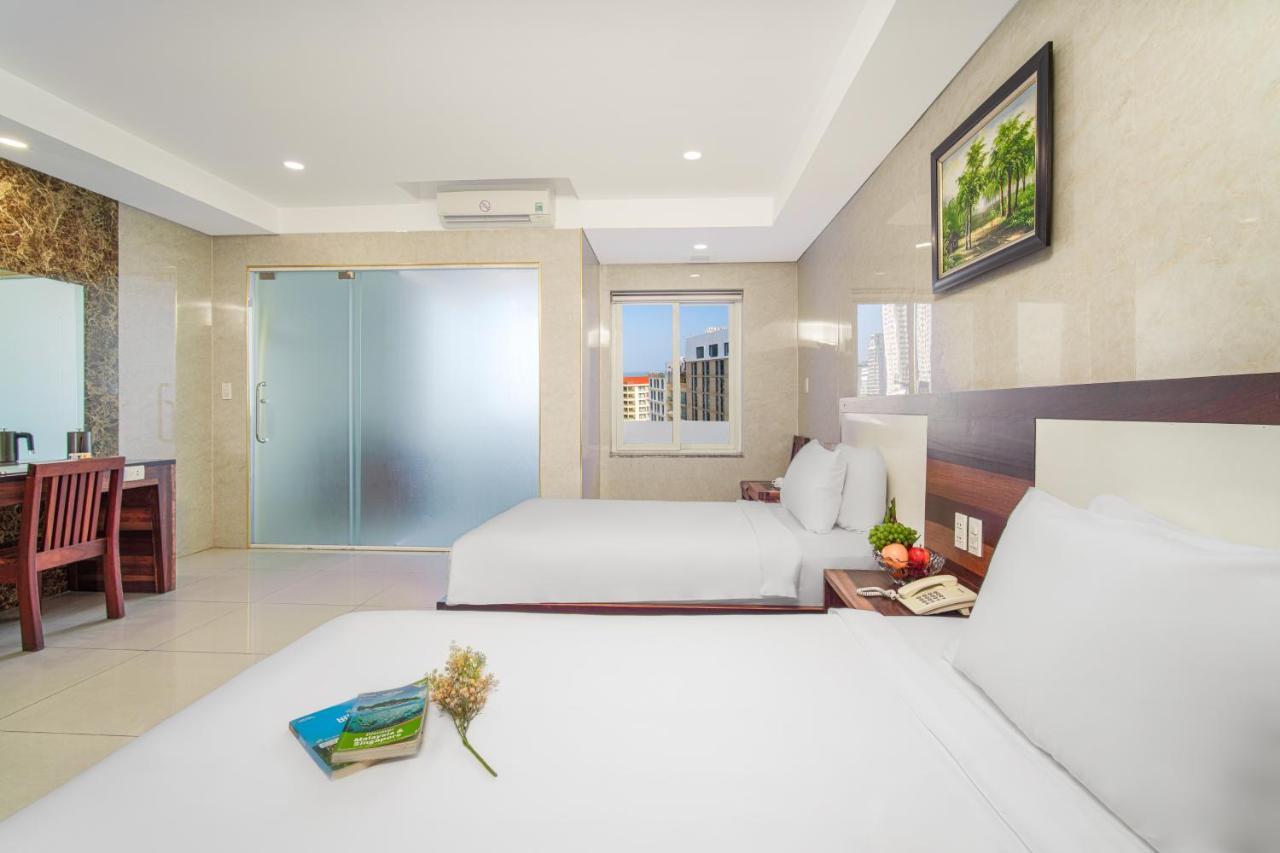 Deluxe Twin Room Street View