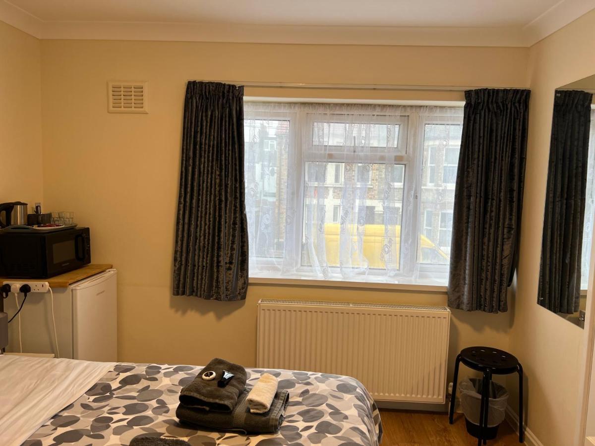 Double Room Private Bathroom