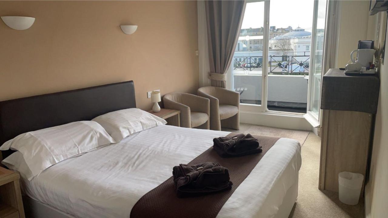 Double Room with Sea View and Balcony
