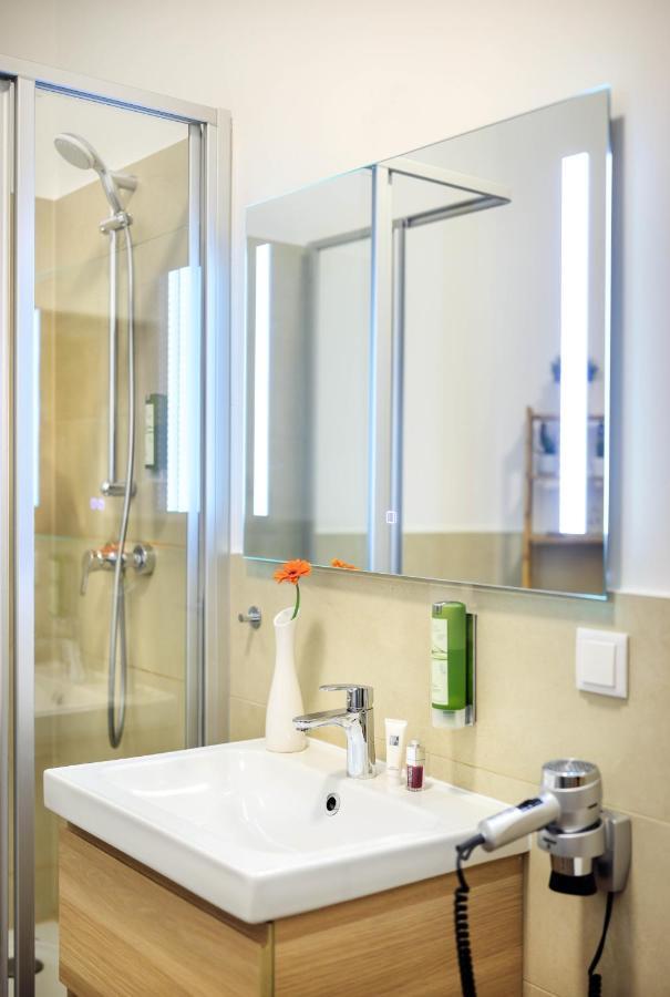 1-Bedroom Suite