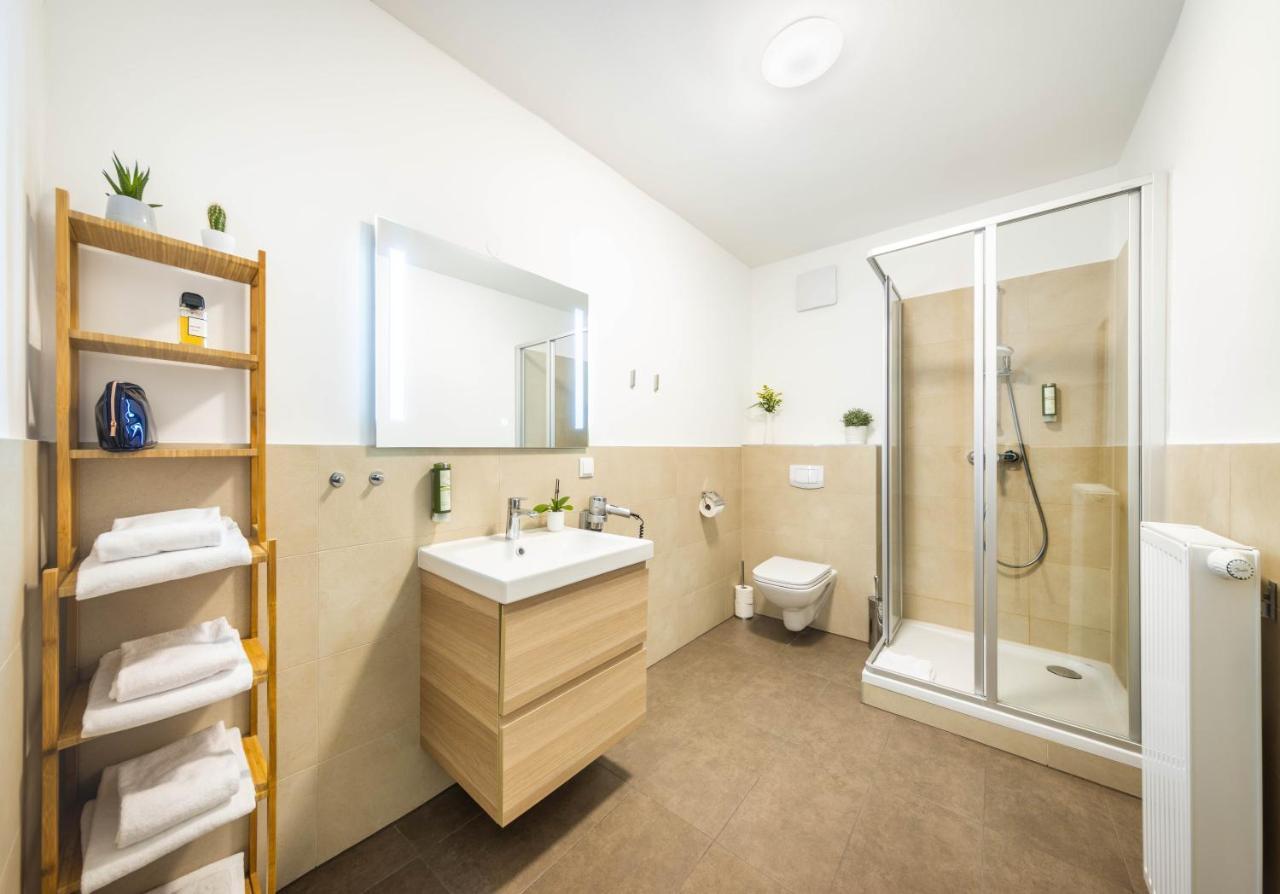 2-Bedroom Suite Balcony Air Condition