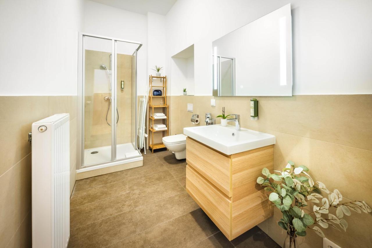 1-Bedroom Suite Balcony Air Condition