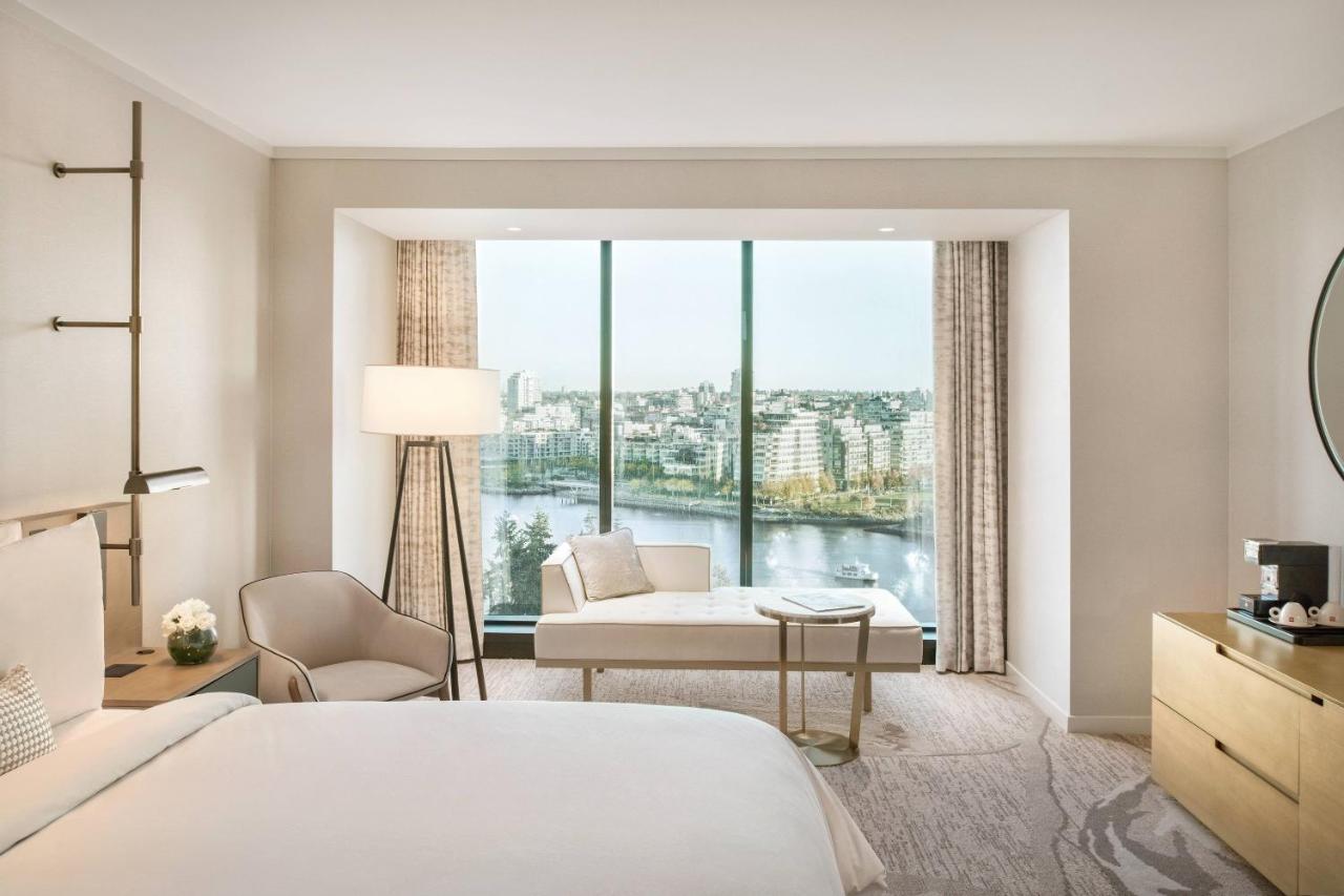 King Guest Room Water View,1364507984:JPEG