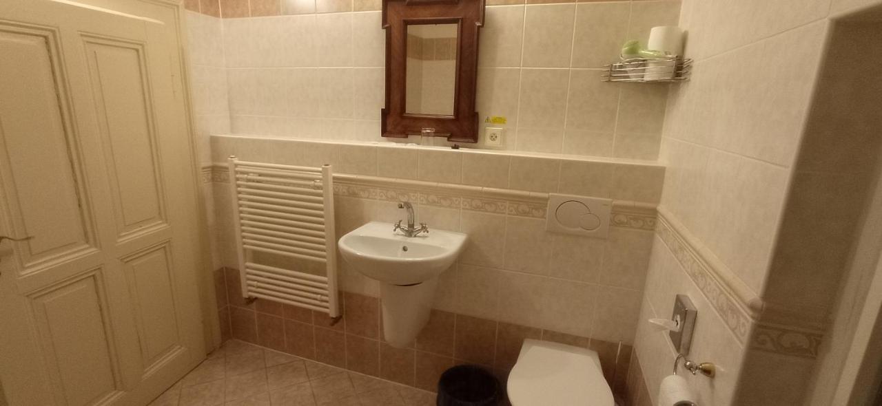 Single Room Bath