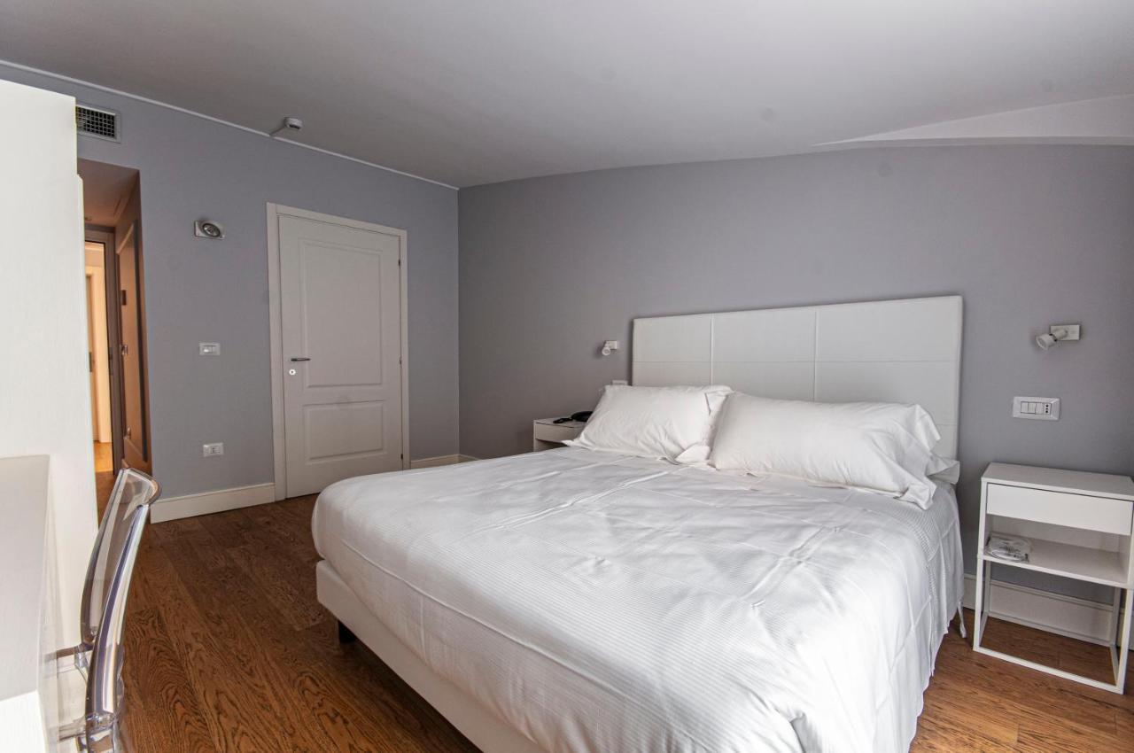 Double Room,1365486968:JPEG