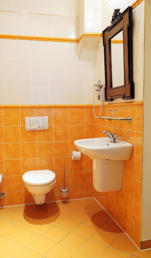 One-Bedroom Apartment Spa Bath