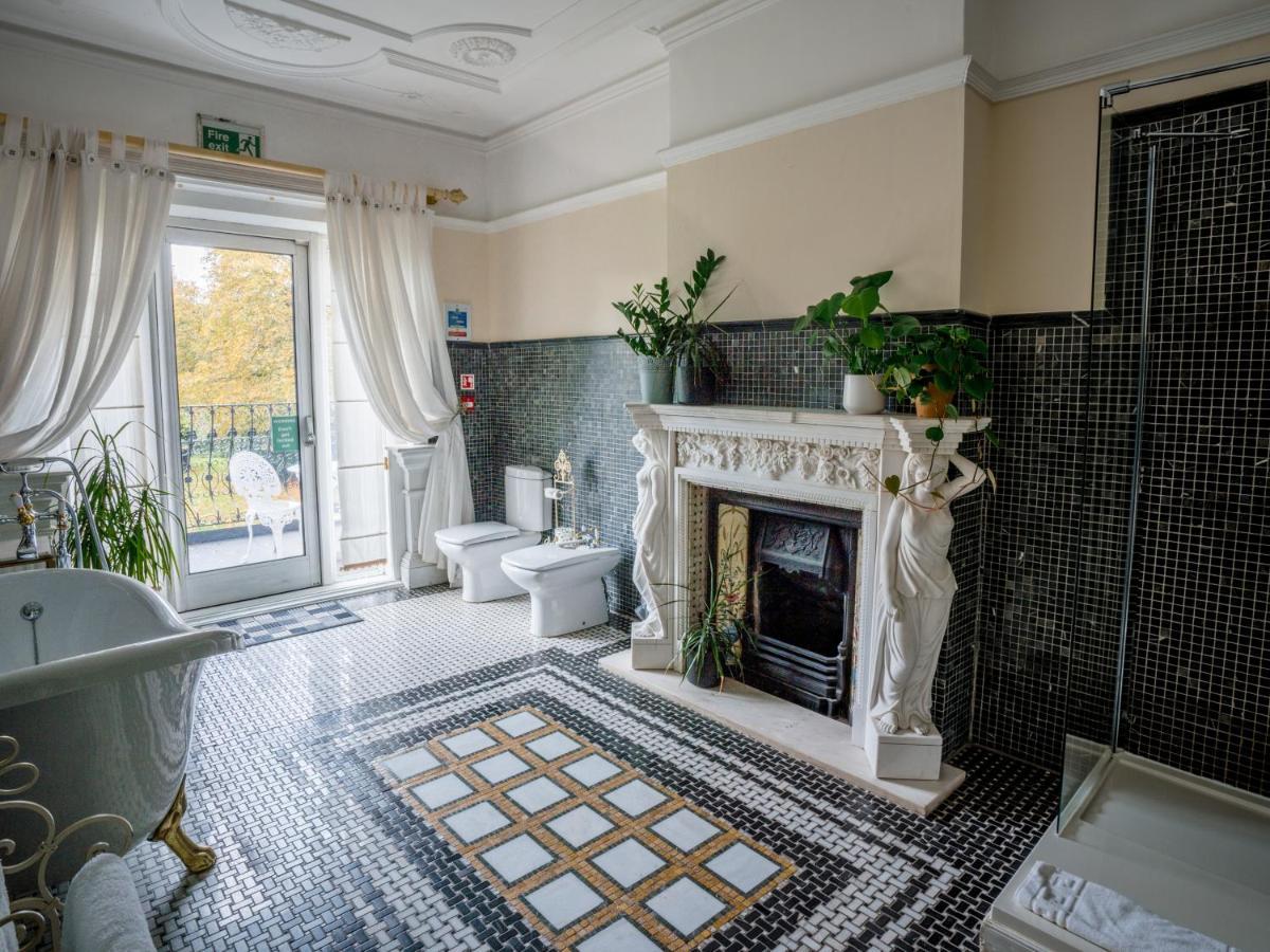 Deluxe King Suite