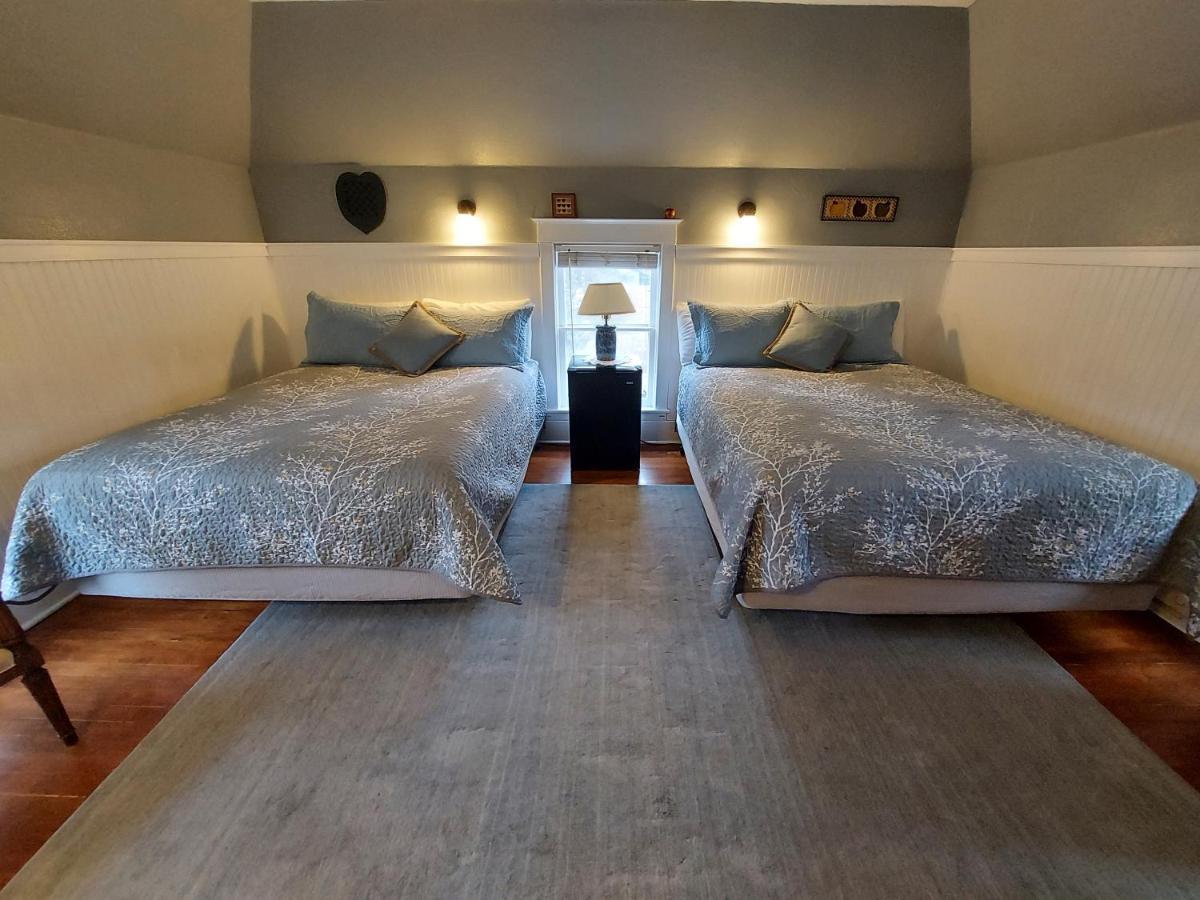 Chambre Lit Queen-Size - Vue sur Jardin