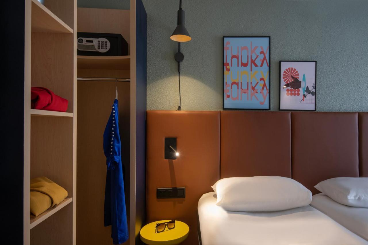 Standard Twin Room,1366832531:JPEG