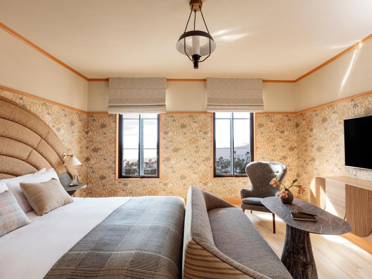 Landmark Deluxe Queen Guest room 1 Queen