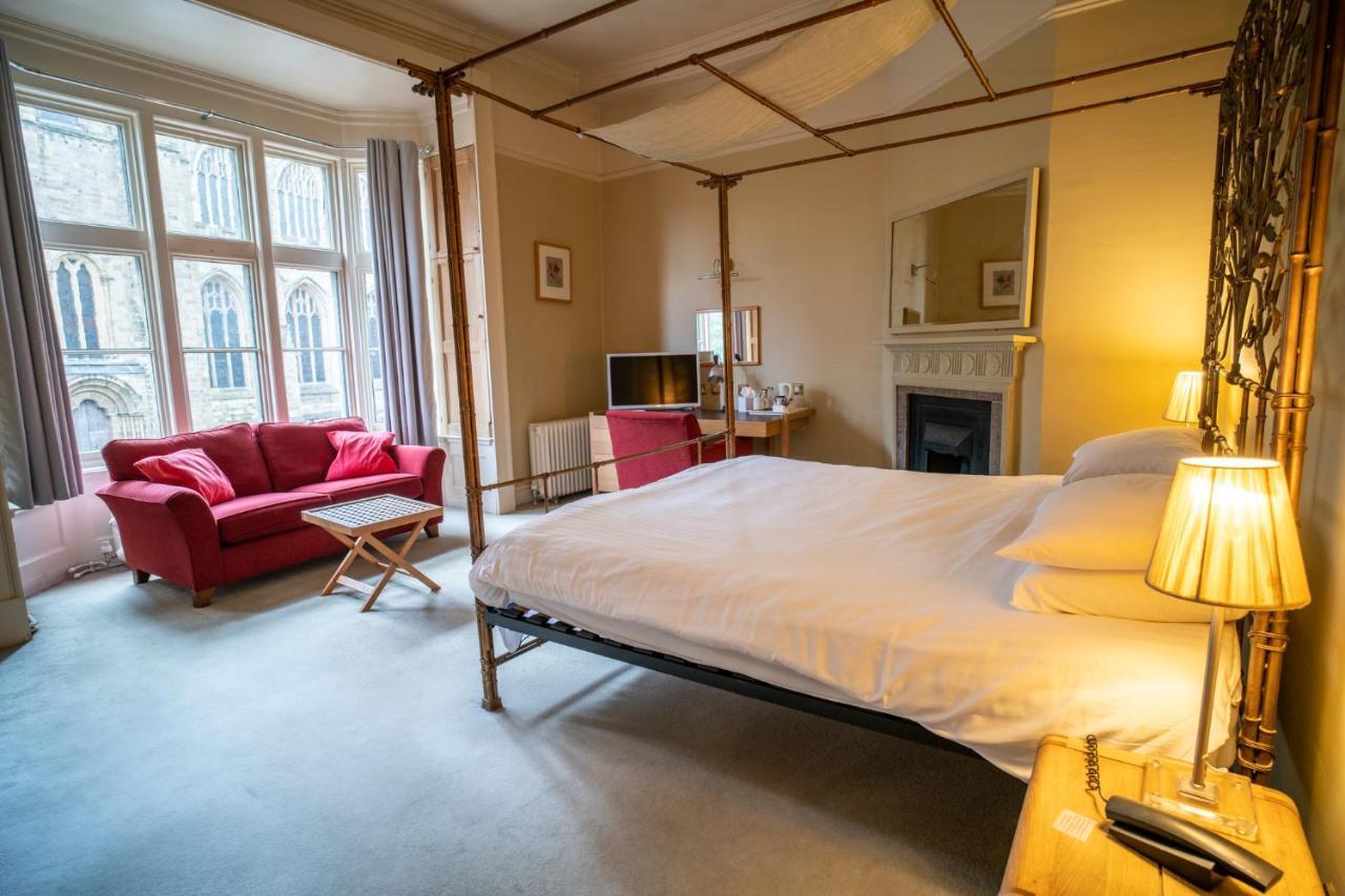 Double Room Four Poster Bed