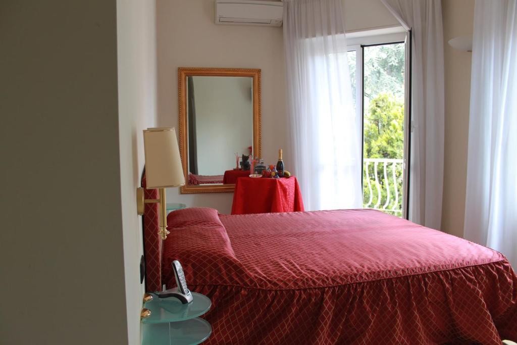 Quarto com Cama de Casal ou 2 de Solteiro