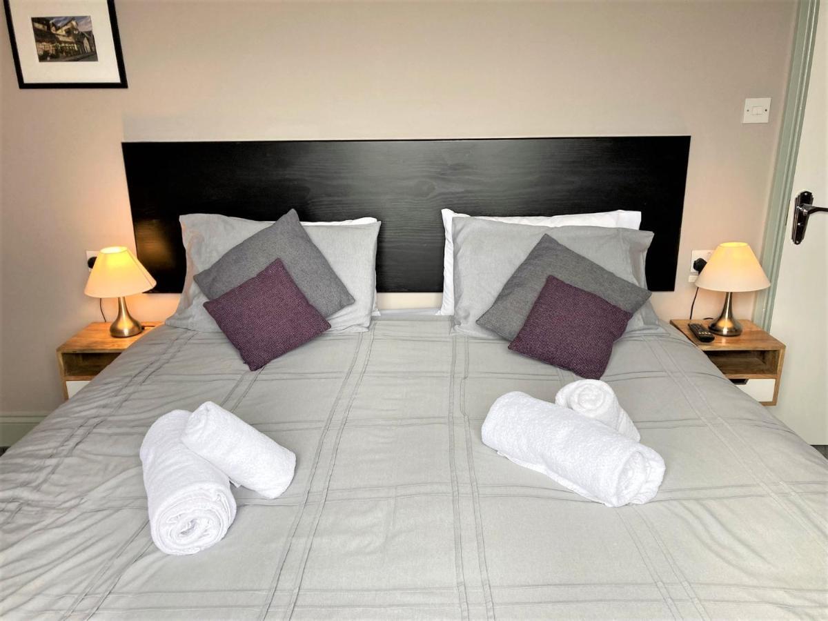 Deluxe King Suite