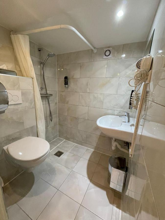 Room Private Bathroom
