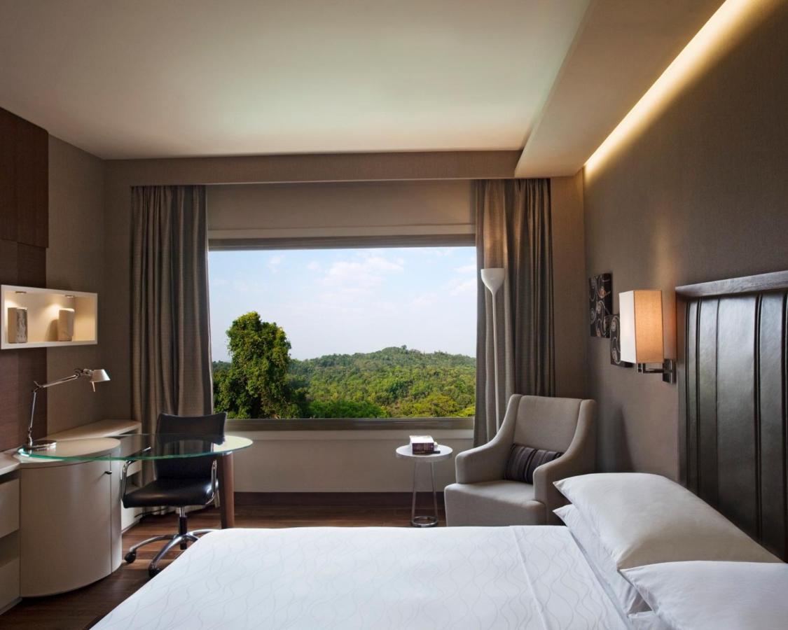 King Room Pool View