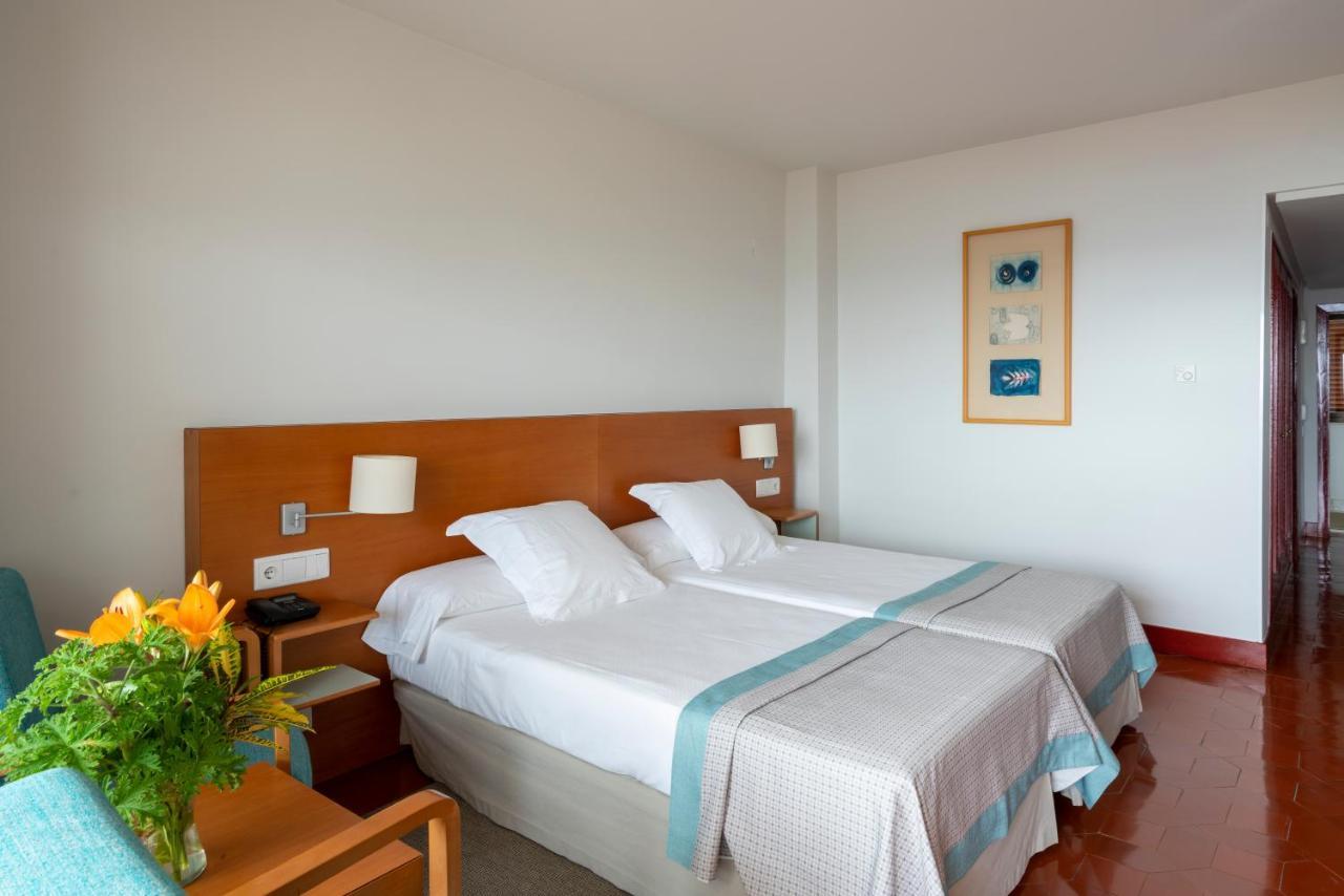 Chambre Double Basique (3 Adultes)