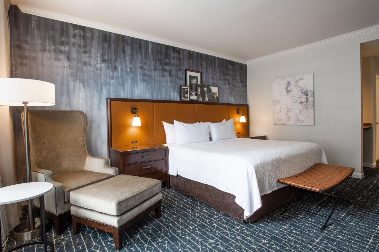 Suite, 1 Bedroom Junior Suite, 1 King, No view, Mid floor,1352313604:JPEG