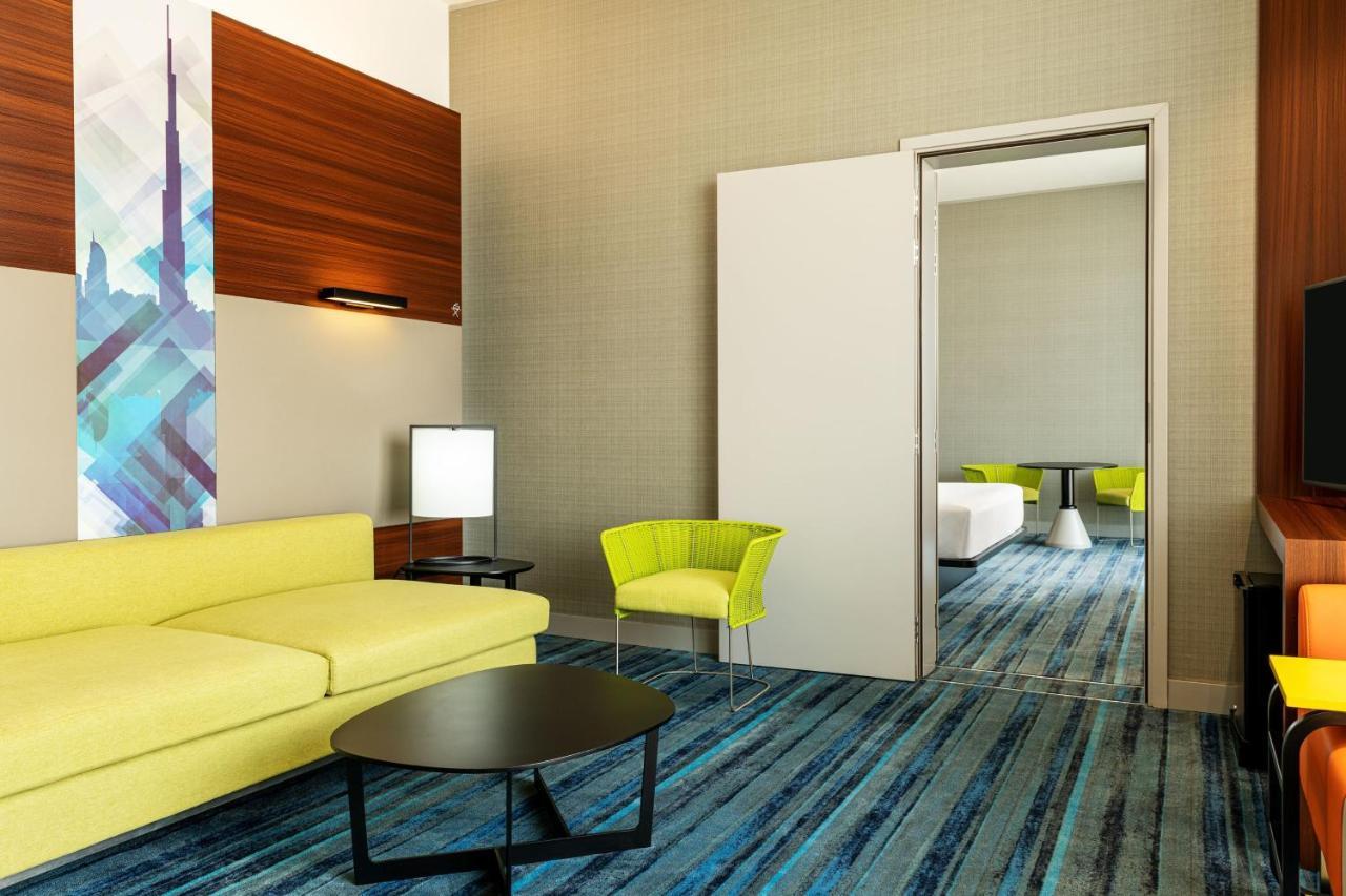 Savvy Suite – King Bed Living Room Two Bathrooms Complimentary Shuttle to Expo Metro Station & Al Maktoum International Airport