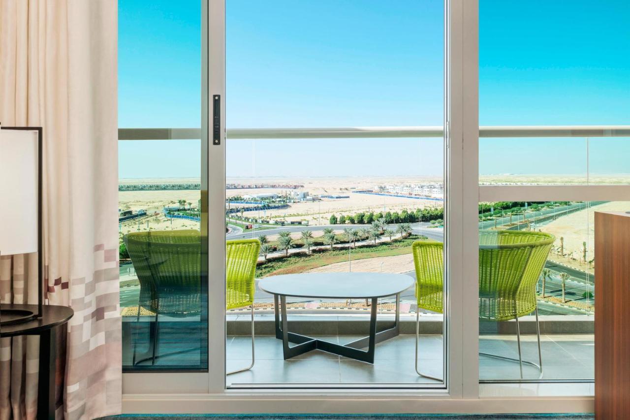 Savvy Suite – King Bed Living Room Two Bathrooms Complimentary Shuttle to Expo Metro Station & Al Maktoum International Airport