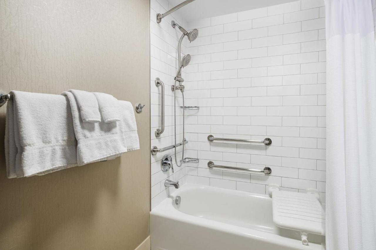 Queen Suite Two Queen Beds Bathtub Trundle Sofa Mobility Access or Hearing Accessible