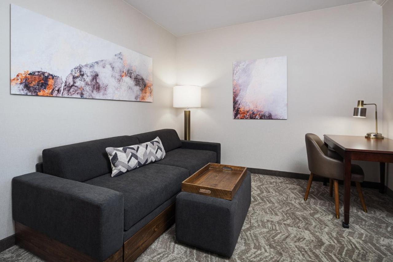 Queen Suite Two Queen Beds Bathtub Trundle Sofa Mobility Access or Hearing Accessible
